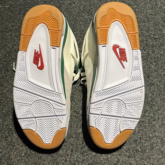 Jordan 4 SB Pine Green main image 4